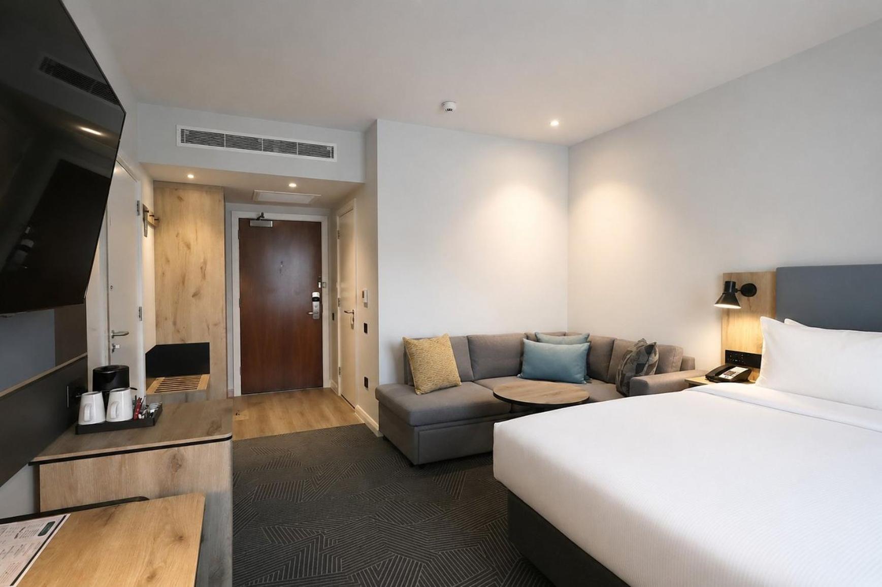 Chambre Lit Queen-Size Premium avec Canapé-Lit